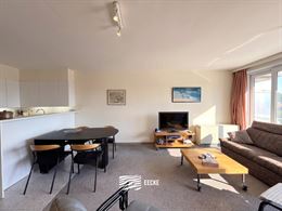 Panorama A 0204 - Op te frissen zonnig appartement met twee slaapkamers - Gelegen op de tweede verdieping, uitgevend op de Elisalaan - Inkomhal - Leef...