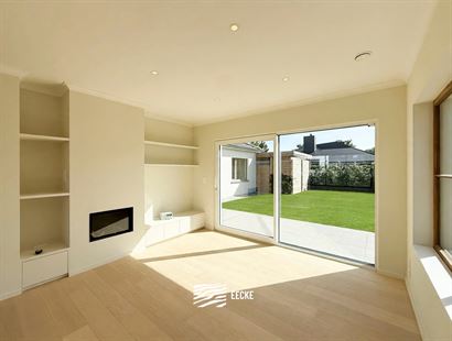 Villa Houtsaeger - Volledig gerenoveerde gelijkvloerse woning - Op wandelafstand van buurtwinkels in Koksijde-Dorp - Inkom met gastentoilet en vestiai...