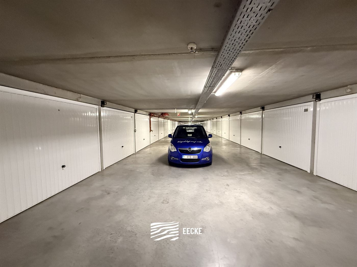Franslaan garage 2168 - Gesloten garagebox in de Franslaan - Centraal gelegen op niveau -2 van het garagecomplex - Personenlift aanwezig - Volle eigen...