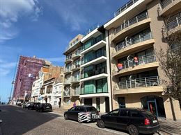 Res. Ensor 0204  - Zonnige studio  in een recente residentie - Gelegen op de derde verdieping in de Lefebvrestraat met zijdelings zeezicht -  Inkom - ...