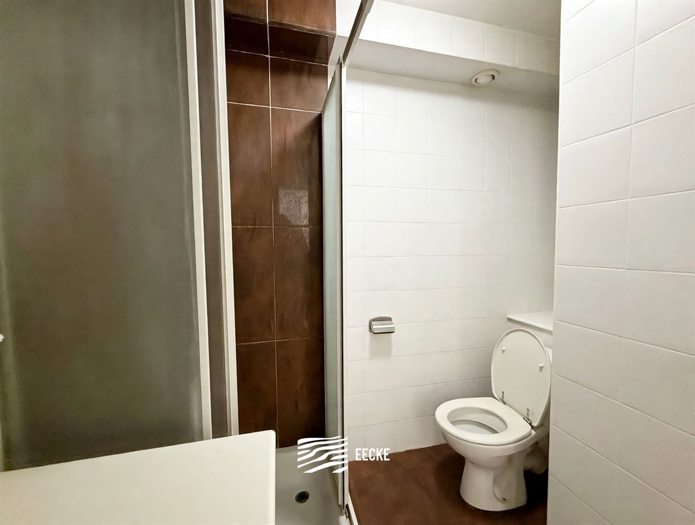 Res. Ensor 0204  - Zonnige studio  in een recente residentie - Gelegen op de derde verdieping in de Lefebvrestraat met zijdelings zeezicht -  Inkom - ...