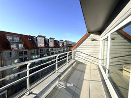 Res. Hof van Vlaanderen 272/0501 - Ruim en zonnig appartement met twee volwaardige slaapkamers - Gelegen op de vijfde verdieping in de winkelstraat, v...