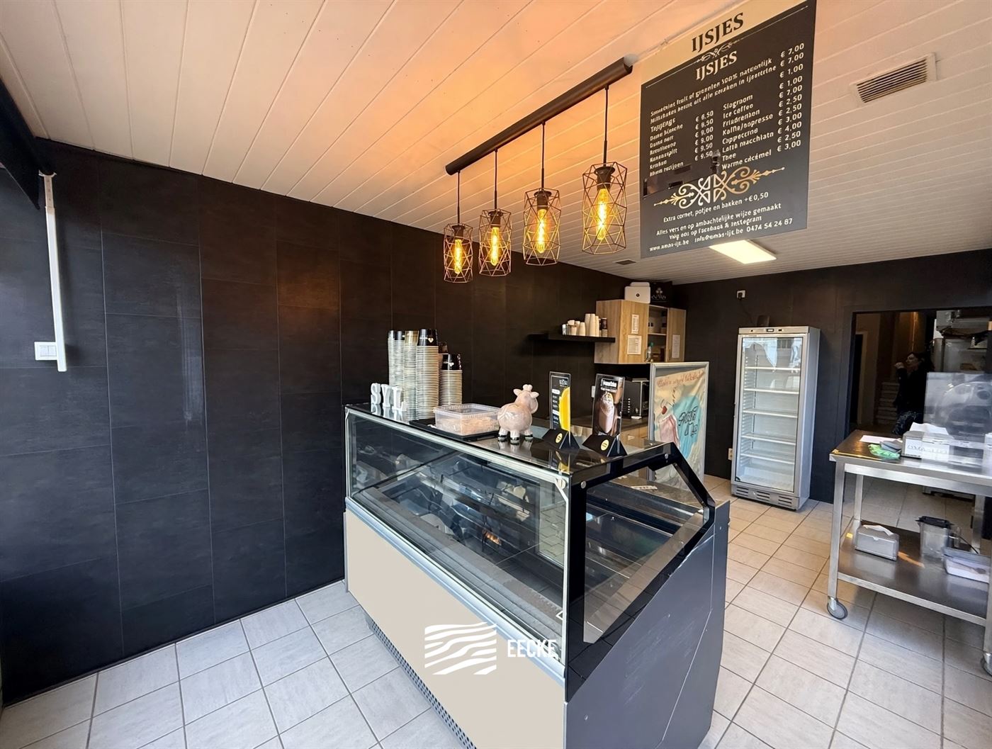Res. Alva 00.01 - Gunstig gelegen handelspand met achterliggende studio op de zeedijk - Gelijkvloerse oppervlakte van ca. 87m² -  Beschikbaar vanaf n...