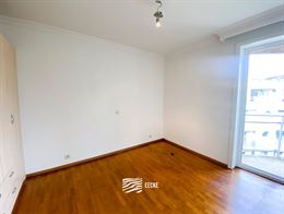 TE HUUR OP JAARBASIS - Mooi gelegen ongemeubeld appartement - Zonnig terras met zicht op de gouden schildpad - Living met open keuken - 2 slaapkamers ...