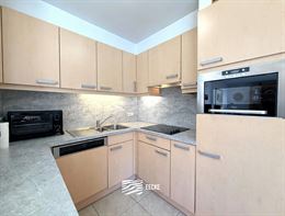 Res. Hof van Vlaanderen 272/0501 - Ruim en zonnig appartement met twee volwaardige slaapkamers - Gelegen op de vijfde verdieping in de winkelstraat, v...