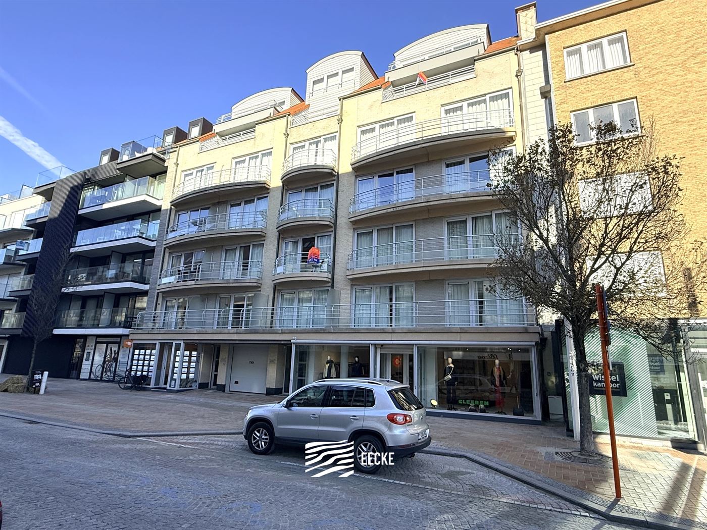 Res. Hof van Vlaanderen 272/0501 - Ruim en zonnig appartement met twee volwaardige slaapkamers - Gelegen op de vijfde verdieping in de winkelstraat, v...