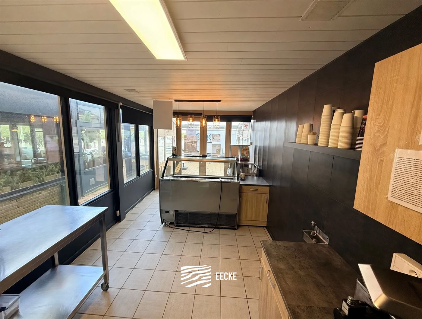 Res. Alva 00.01 - Gunstig gelegen handelspand met achterliggende studio op de zeedijk - Gelijkvloerse oppervlakte van ca. 87m² -  Beschikbaar vanaf n...