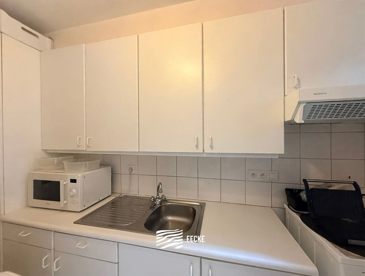 Res. Alva 00.01 - Gunstig gelegen handelspand met achterliggende studio op de zeedijk - Gelijkvloerse oppervlakte van ca. 87m² -  Beschikbaar vanaf n...