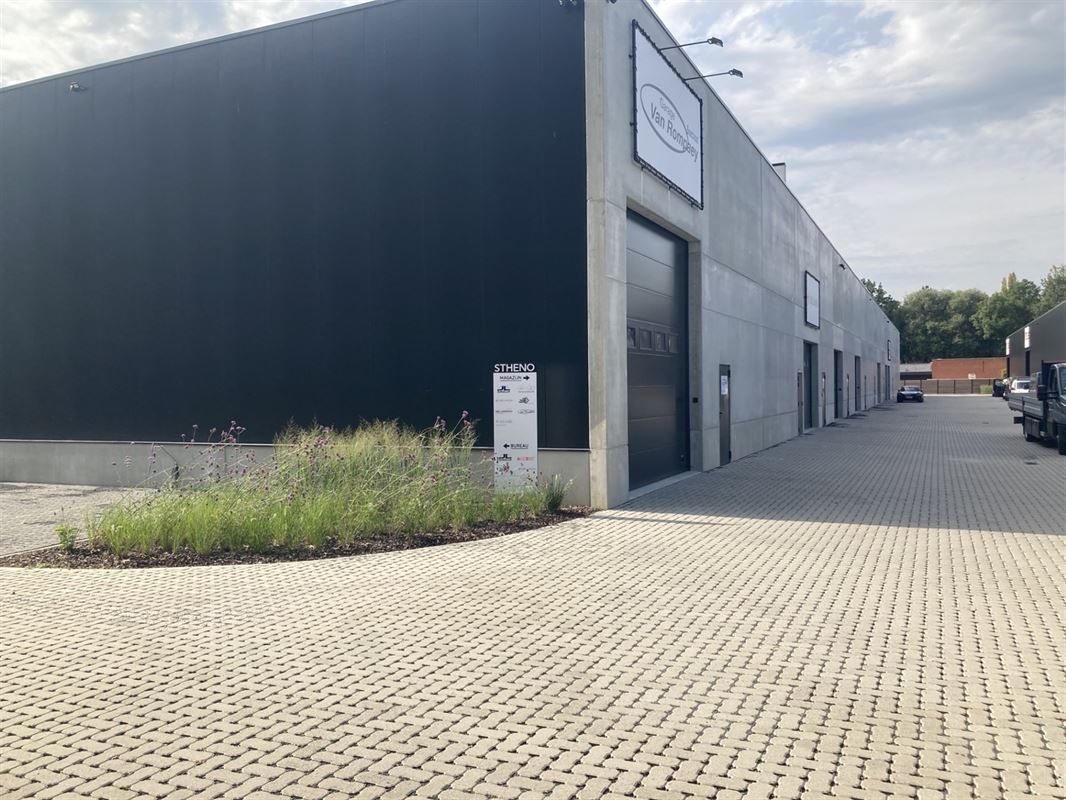 Foto 11 : Bedrijfsgebouw te 2220 HEIST-OP-DEN-BERG (België) - Prijs € 900