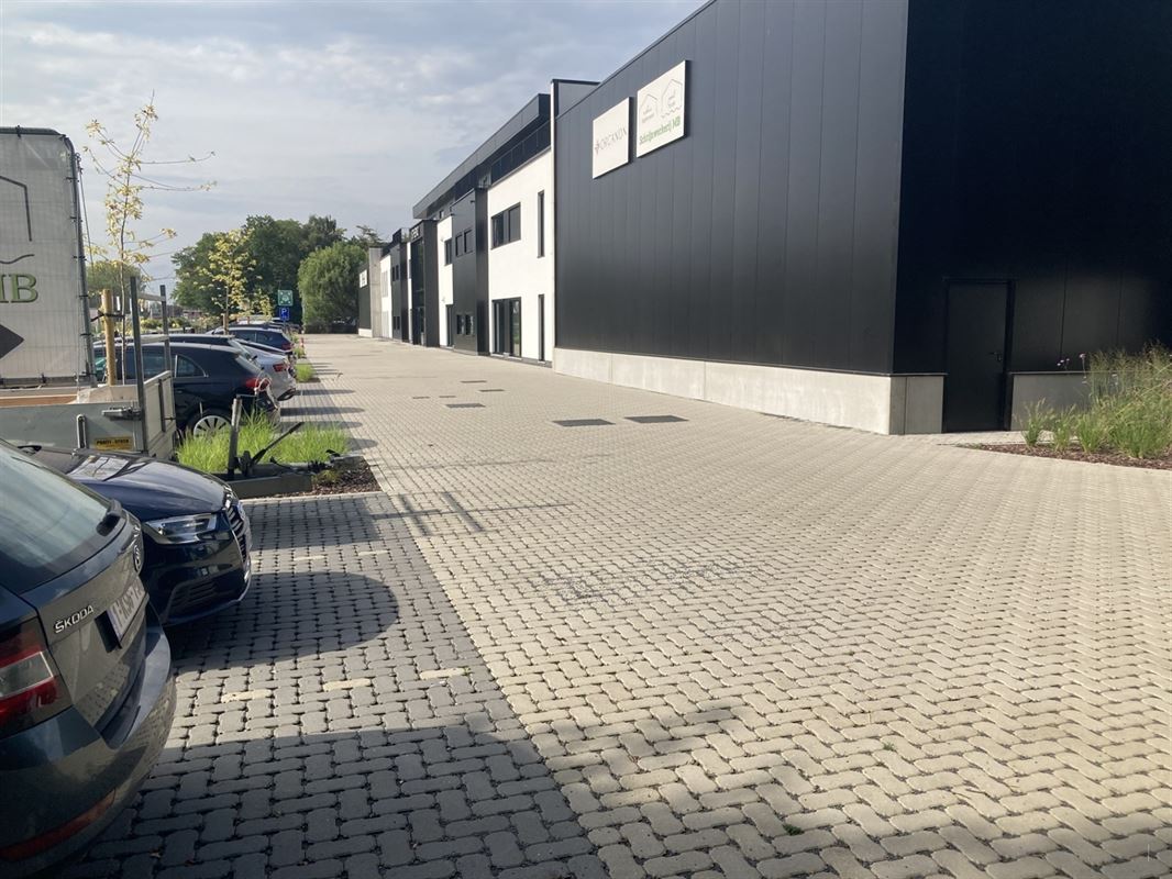 Foto 9 : Bedrijfsgebouw te 2220 HEIST-OP-DEN-BERG (België) - Prijs € 900