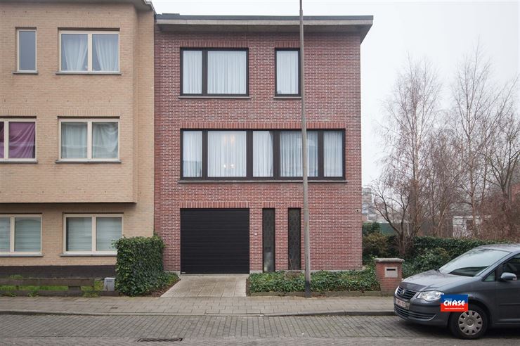 Foto 2 : Half open bebouwing te 2660 HOBOKEN (België) - Prijs € 399.000