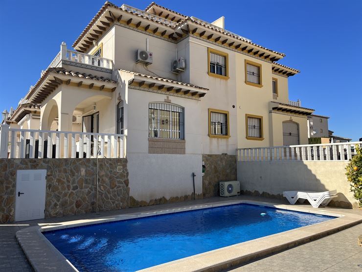 Townhouse te  Cabo Roig (Spanje) - Prijs € 210.000