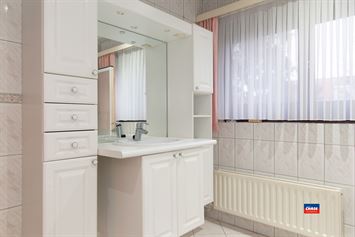 Foto 10 : Huis te 2660 HOBOKEN (België) - Prijs € 325.000