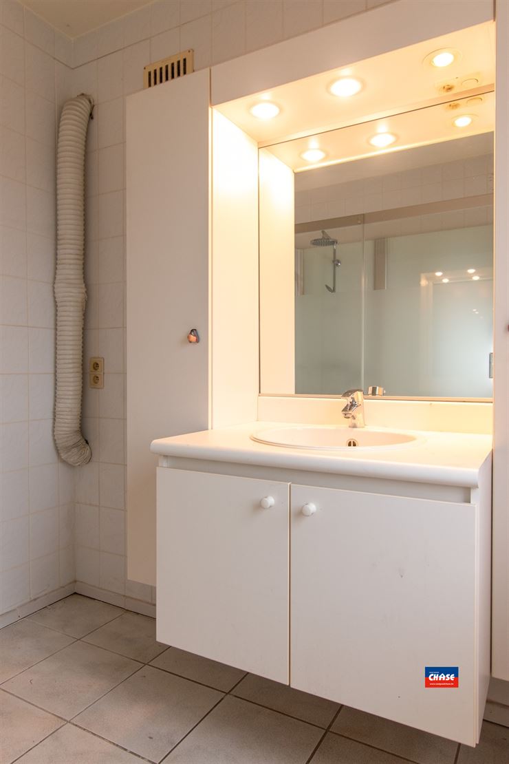 Foto 14 : Dak appartement te 2660 HOBOKEN (België) - Prijs € 235.000