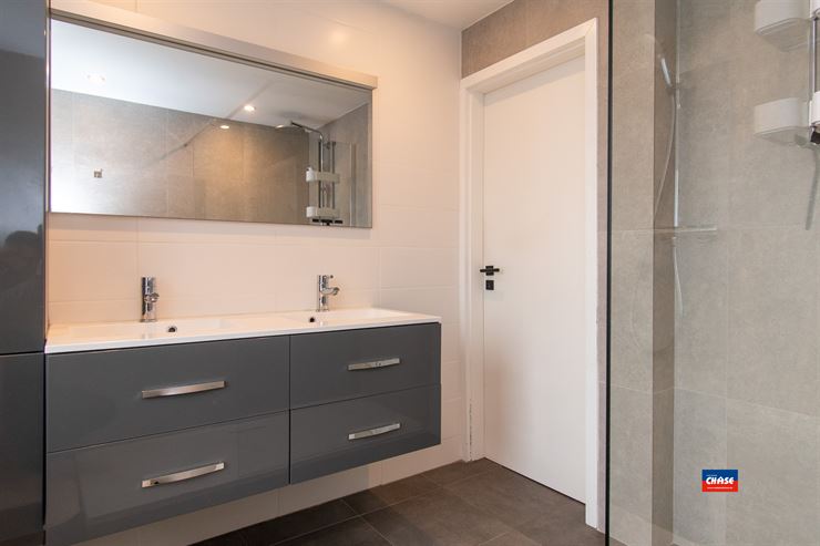 Foto 24 : Bel-étage te 2660 HOBOKEN (België) - Prijs &euro; 495.000