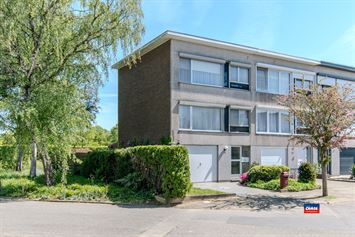 Foto 1 : Half open bebouwing te 2660 HOBOKEN (België) - Prijs &euro; 349.000