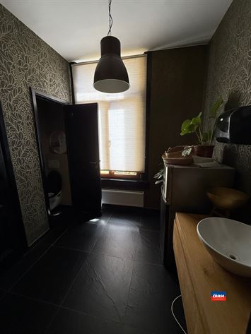 Foto 10 : Handelsfonds over te nemen te 2000 ANTWERPEN (België) - Prijs &euro; 199.000