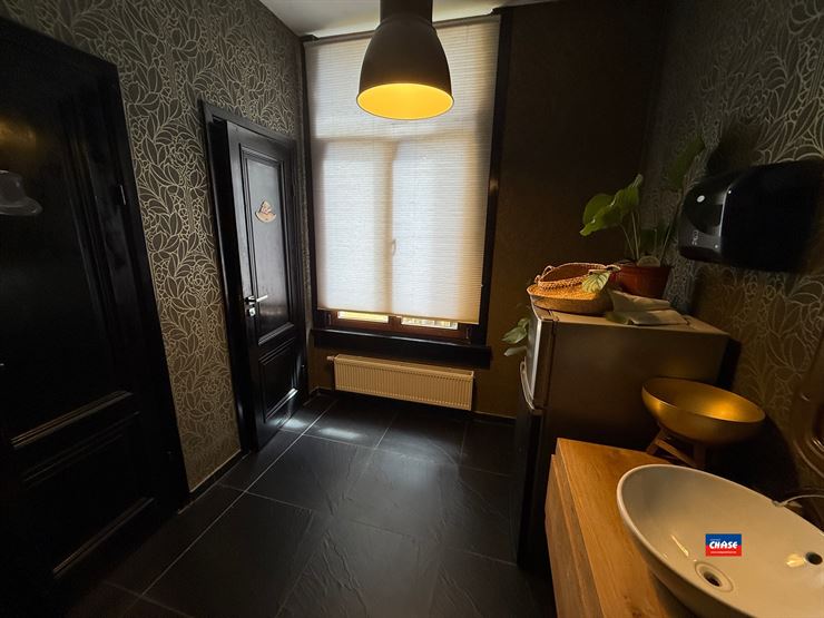Foto 11 : Handelsfonds over te nemen te 2000 ANTWERPEN (België) - Prijs &euro; 199.000