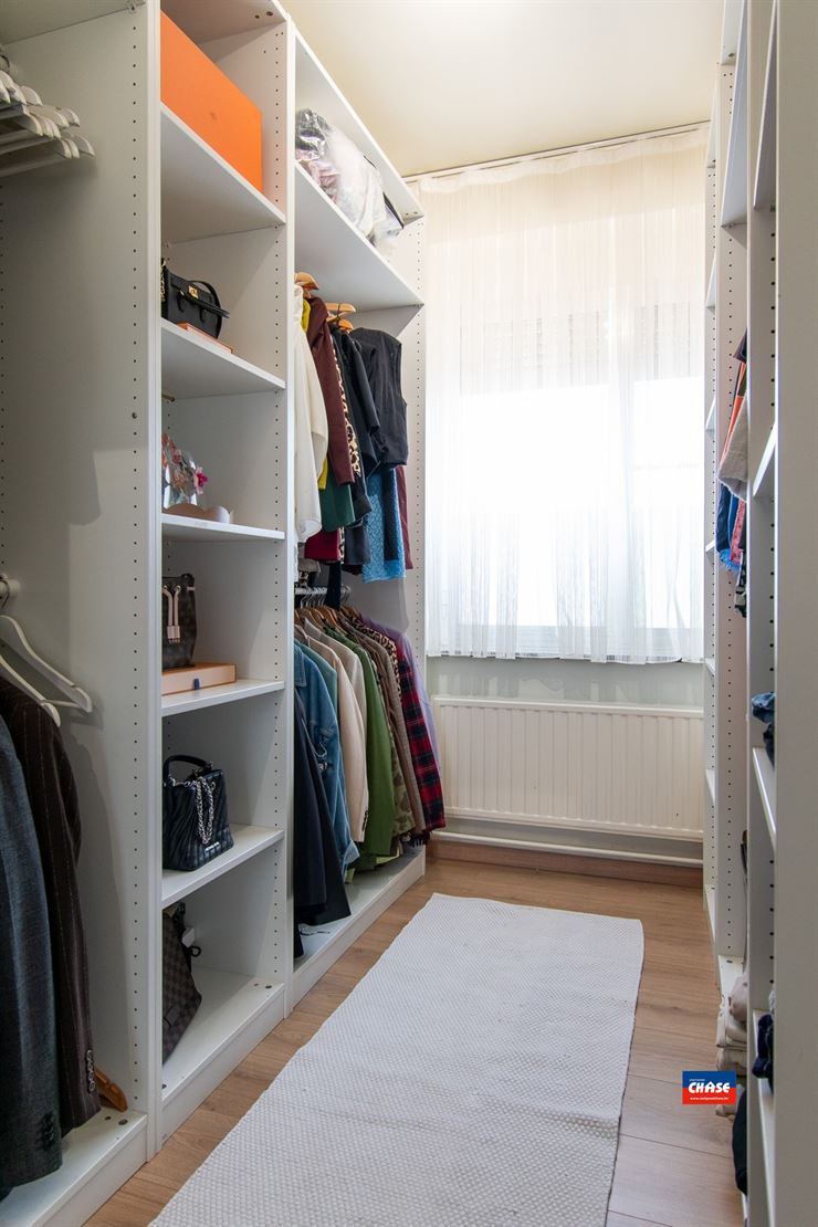 Foto 18 : Half open bebouwing te 2660 HOBOKEN (België) - Prijs &euro; 485.000