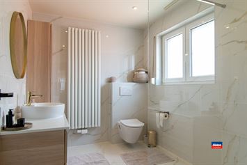 Foto 10 : Half open bebouwing te 2660 HOBOKEN (België) - Prijs &euro; 485.000