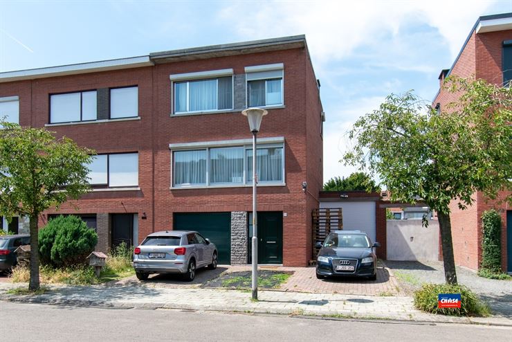Foto 24 : Half open bebouwing te 2660 HOBOKEN (België) - Prijs &euro; 485.000