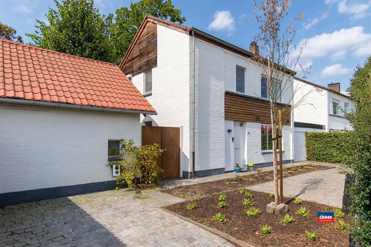 Half open bebouwing te 2630 AARTSELAAR (België) - Prijs &euro; 719.000