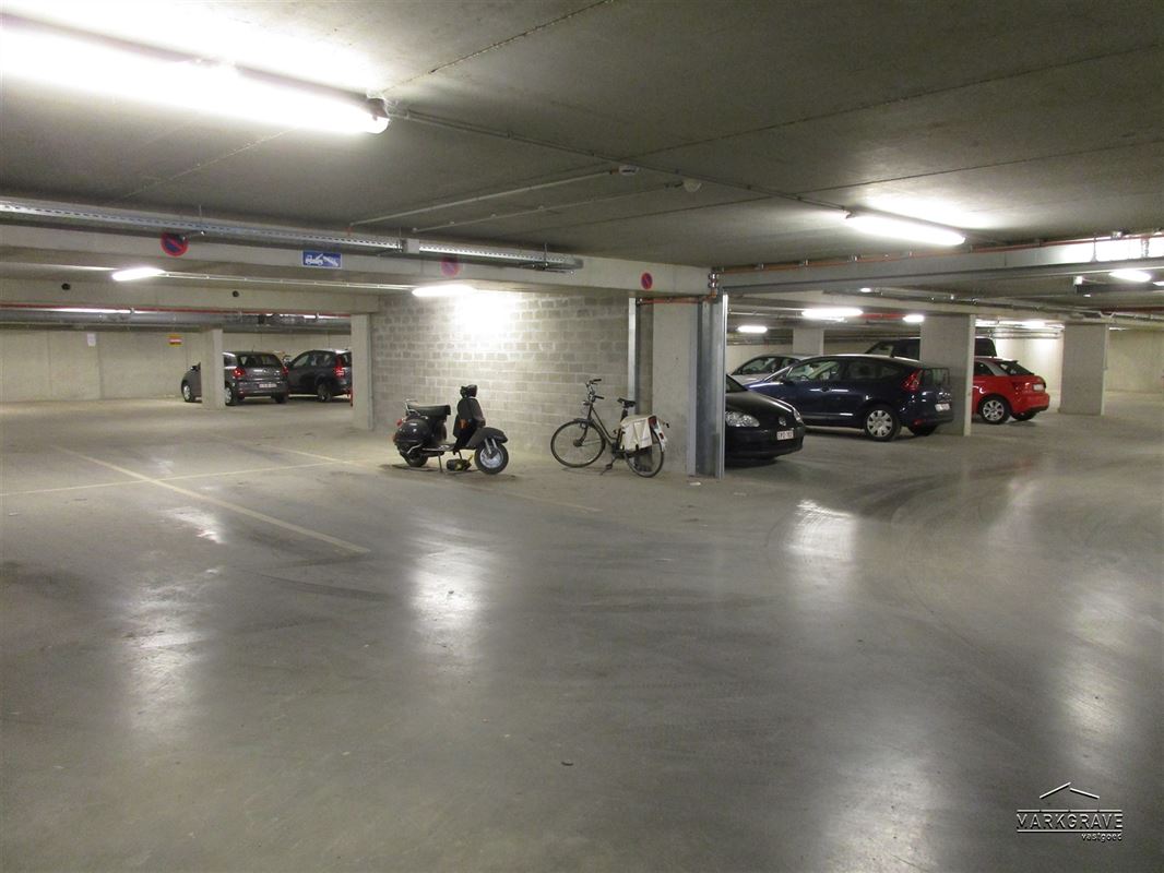 Parkeerplaats In overdekt gebouw bouwjaar 2014