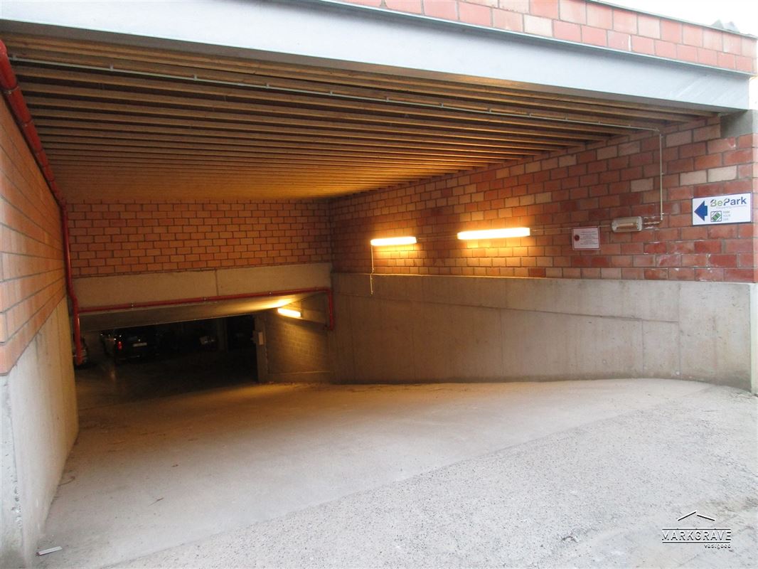 Parkeerplaats In overdekt gebouw bouwjaar 2014