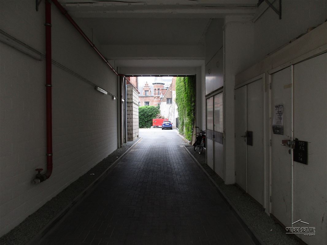 Parkeerplaats In overdekt gebouw bouwjaar 2014