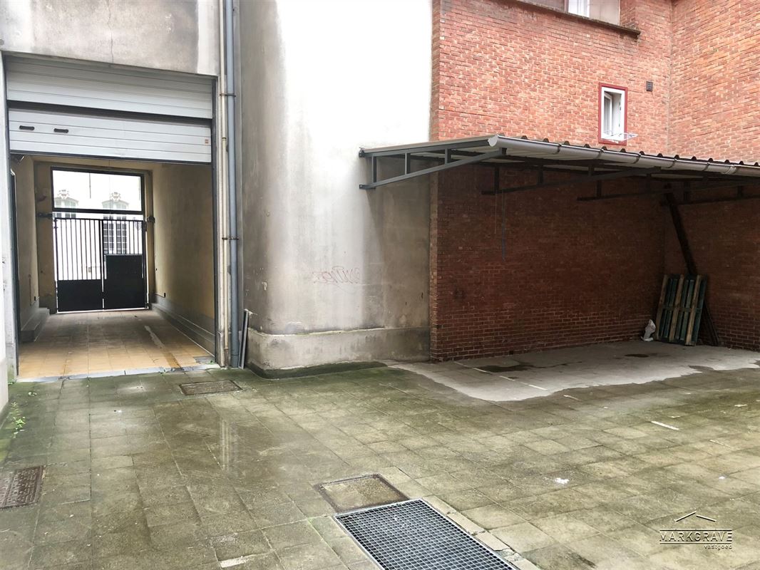 Let OP : Moto- of bakfiets staanplaats