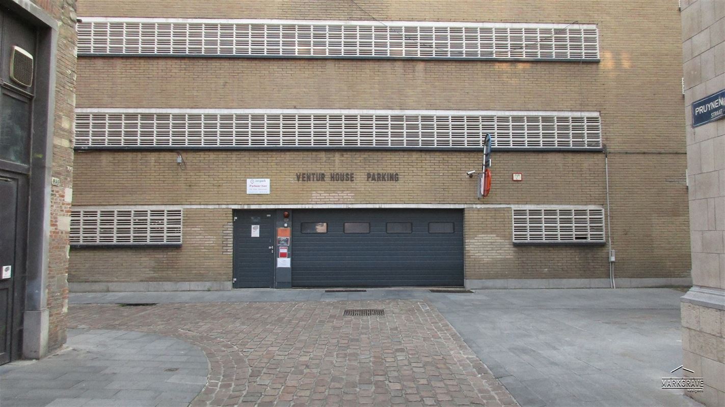 Parkeer plaats gelijkvloers