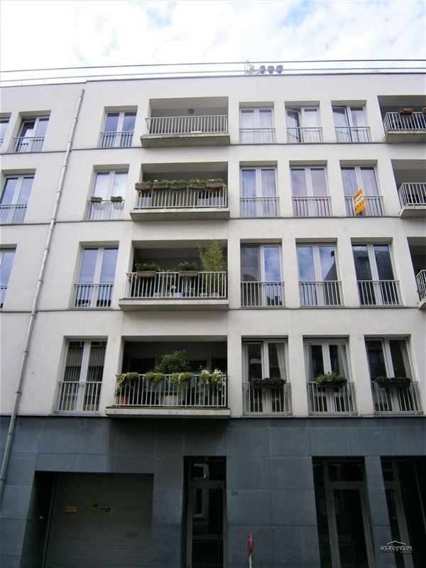 Ruime staanplaatsen in veilige parkeergarage centrum  vlak bij De Meir