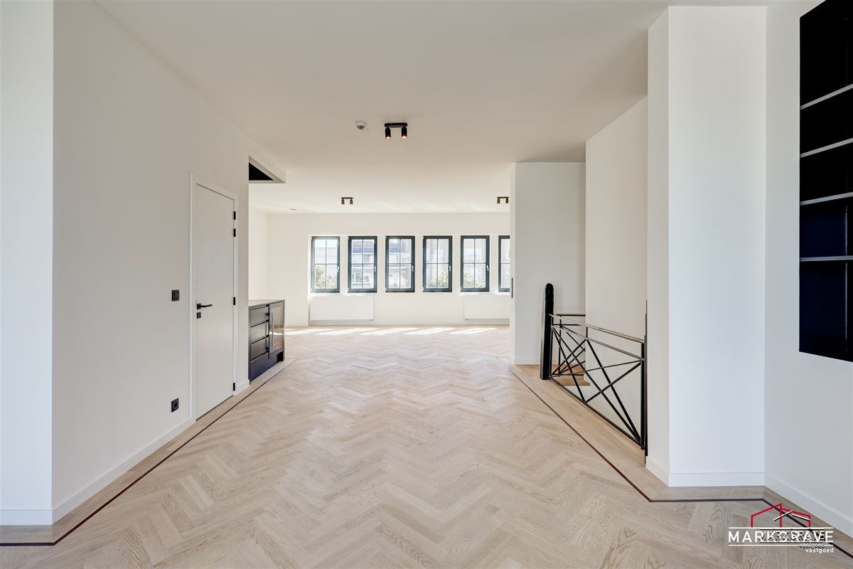 Unieke duplex appartement Antwerpen -penthouse, art Deco, groot dakterras, energetisch gerenoveerd & instapklaar-