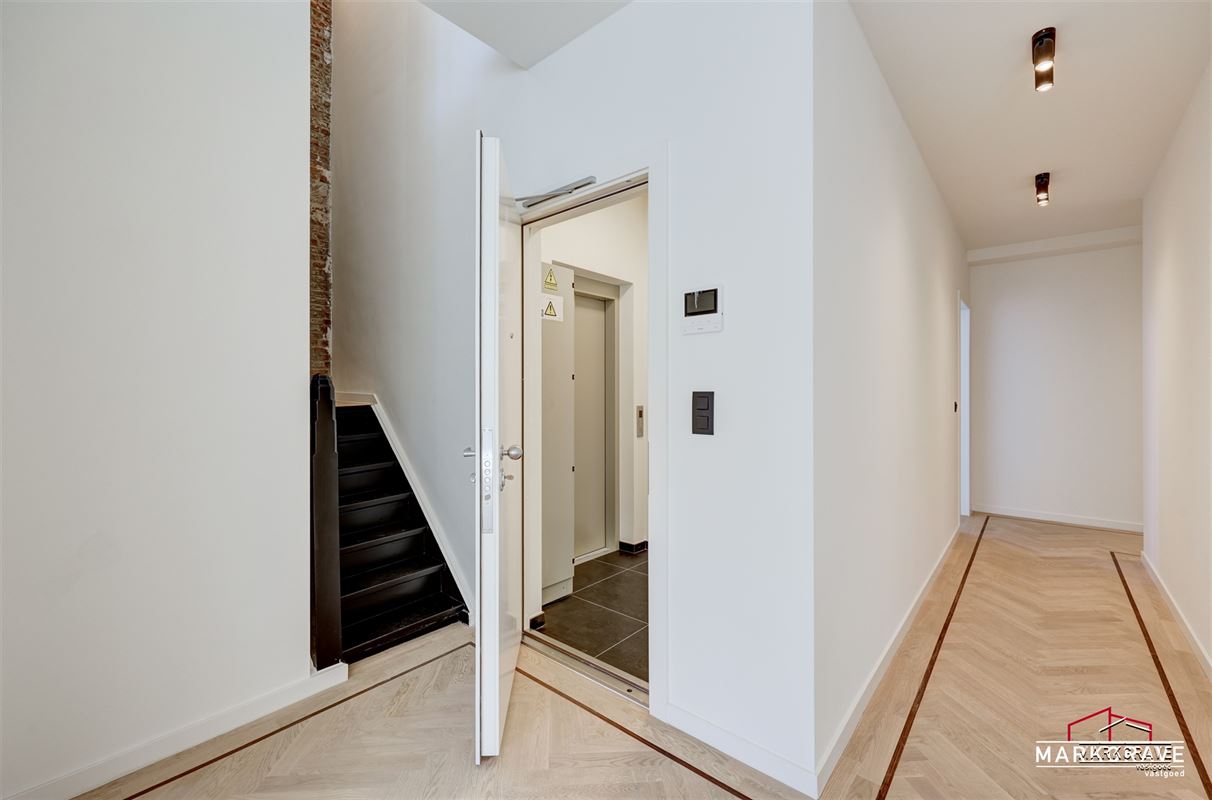 Unieke duplex appartement Antwerpen -penthouse, art Deco, groot dakterras, energetisch gerenoveerd & instapklaar-