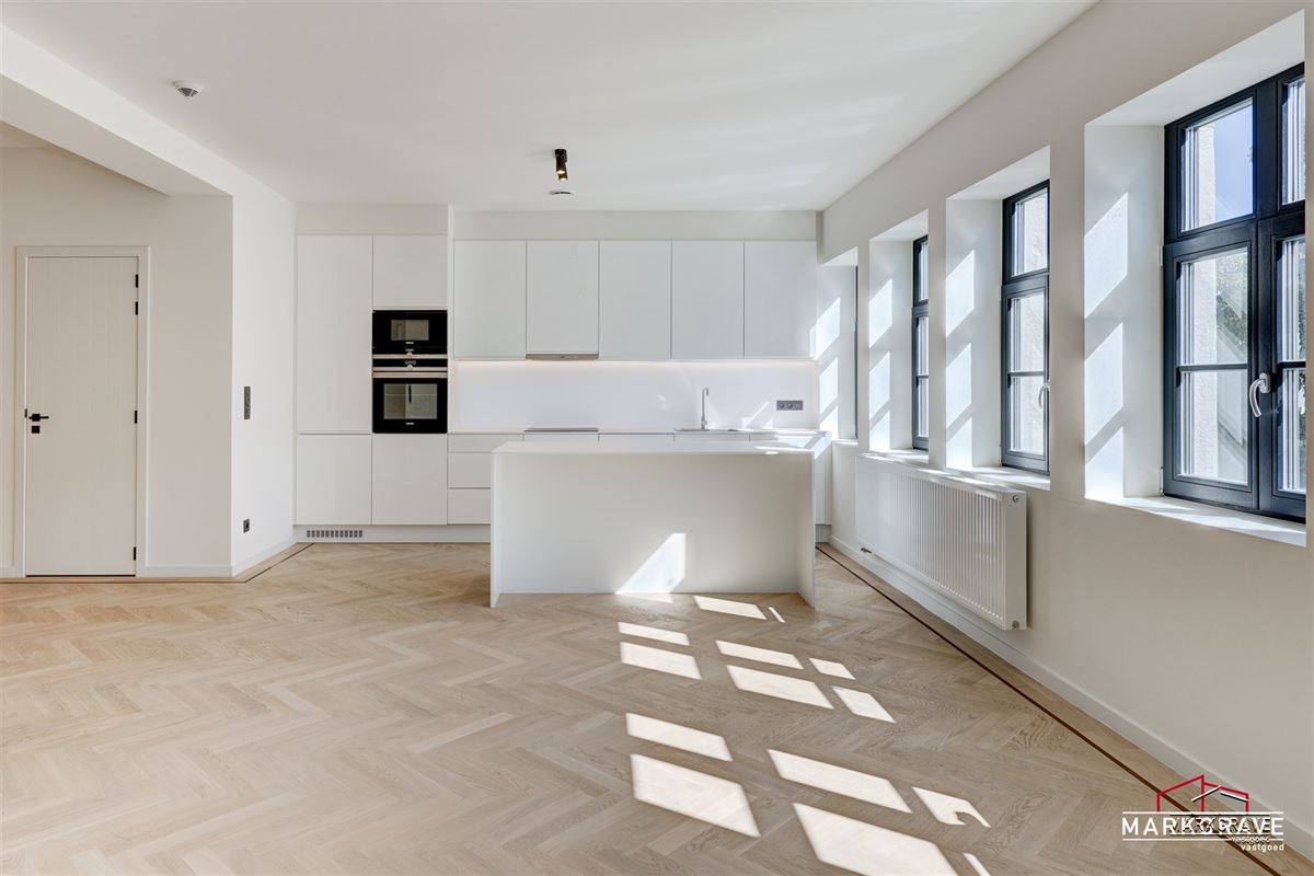 Unieke duplex appartement Antwerpen -penthouse, art Deco, groot dakterras, energetisch gerenoveerd & instapklaar-