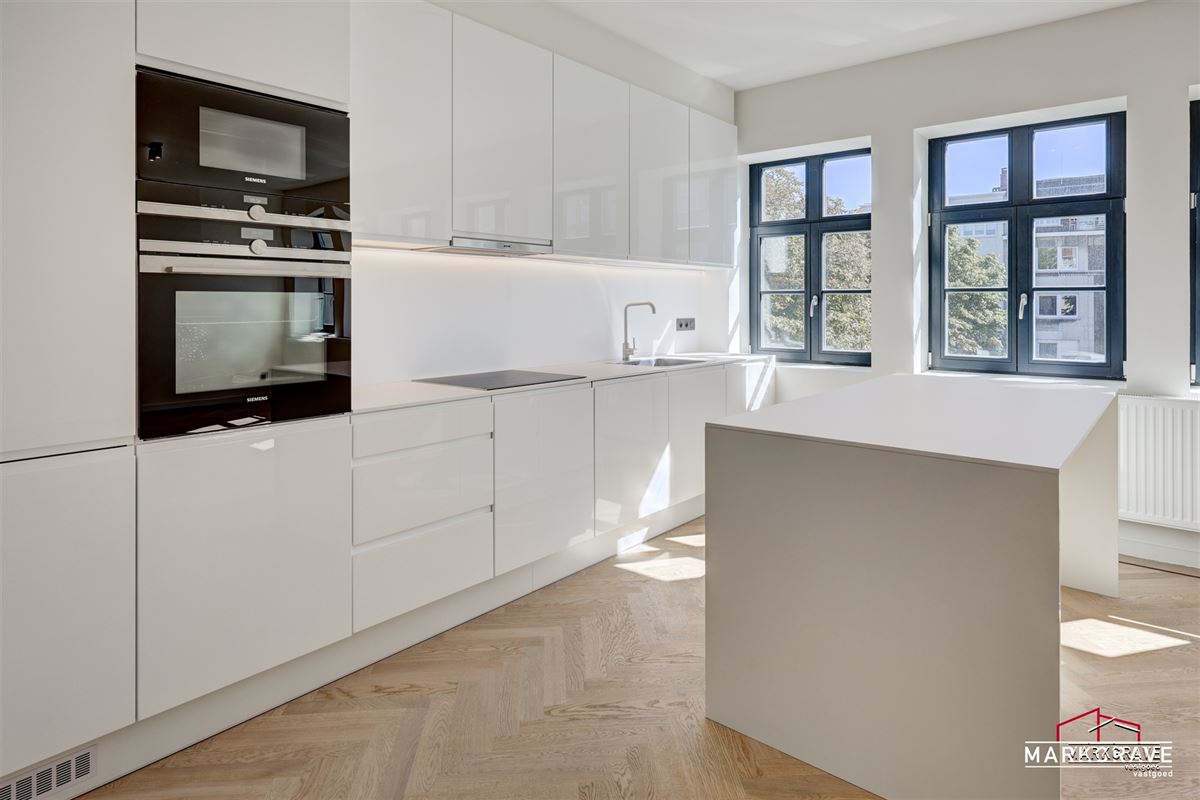 Unieke duplex appartement Antwerpen -penthouse, art Deco, groot dakterras, energetisch gerenoveerd & instapklaar-