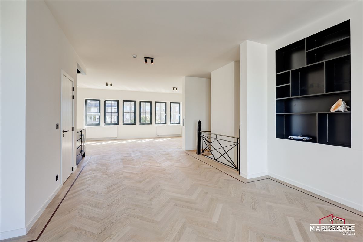 Unieke duplex appartement Antwerpen -penthouse, art Deco, groot dakterras, energetisch gerenoveerd & instapklaar-