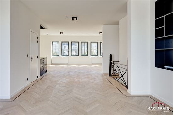 Unieke duplex appartement Antwerpen -penthouse, art Deco, groot dakterras, energetisch gerenoveerd & instapklaar-