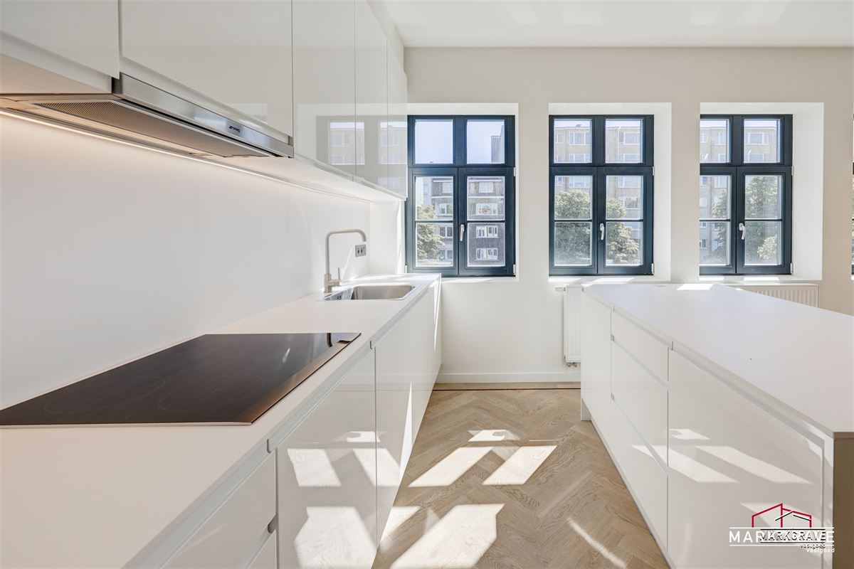 Unieke duplex appartement Antwerpen -penthouse, art Deco, groot dakterras, energetisch gerenoveerd & instapklaar-