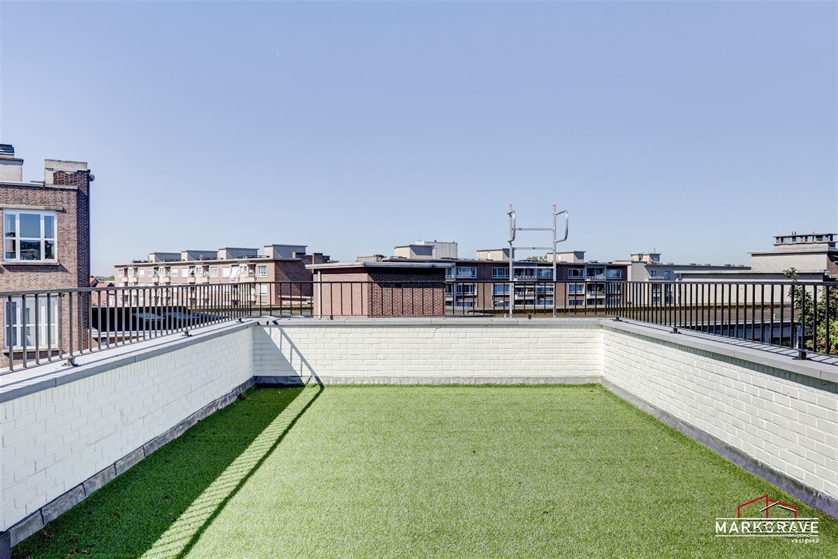 Unieke duplex appartement Antwerpen -penthouse, art Deco, groot dakterras, energetisch gerenoveerd & instapklaar-