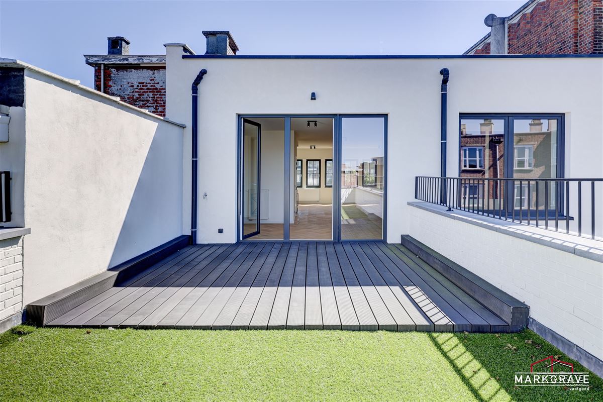 Unieke duplex appartement Antwerpen -penthouse, art Deco, groot dakterras, energetisch gerenoveerd & instapklaar-