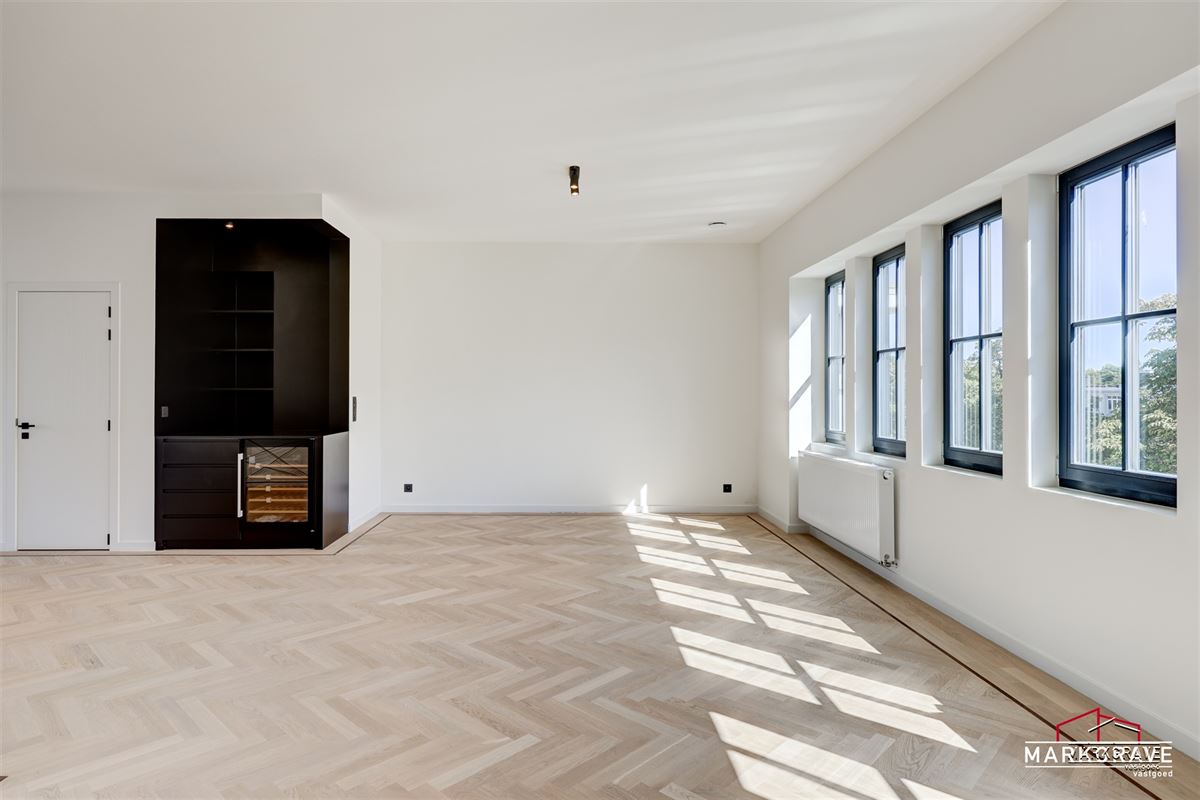 Unieke duplex appartement Antwerpen -penthouse, art Deco, groot dakterras, energetisch gerenoveerd & instapklaar-