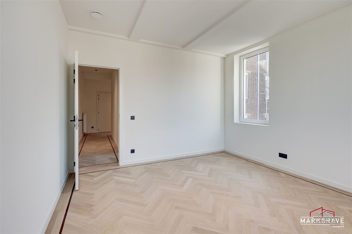 Unieke duplex appartement Antwerpen -penthouse, art Deco, groot dakterras, energetisch gerenoveerd & instapklaar-