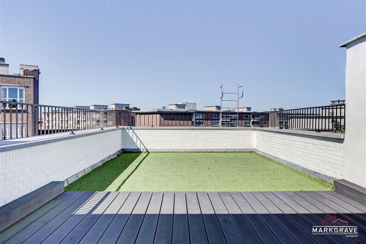 Unieke duplex appartement Antwerpen -penthouse, art Deco, groot dakterras, energetisch gerenoveerd & instapklaar-