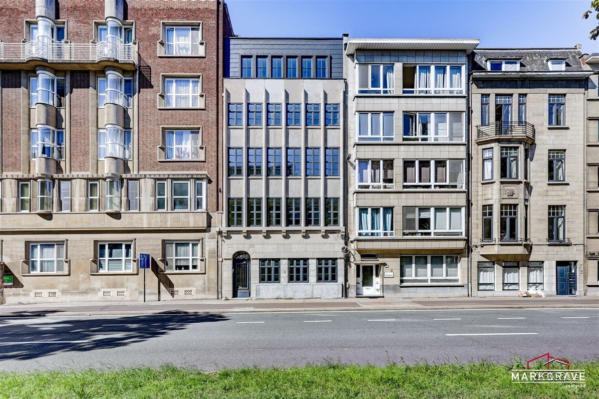 Unieke duplex appartement Antwerpen -penthouse, art Deco, groot dakterras, energetisch gerenoveerd & instapklaar-
