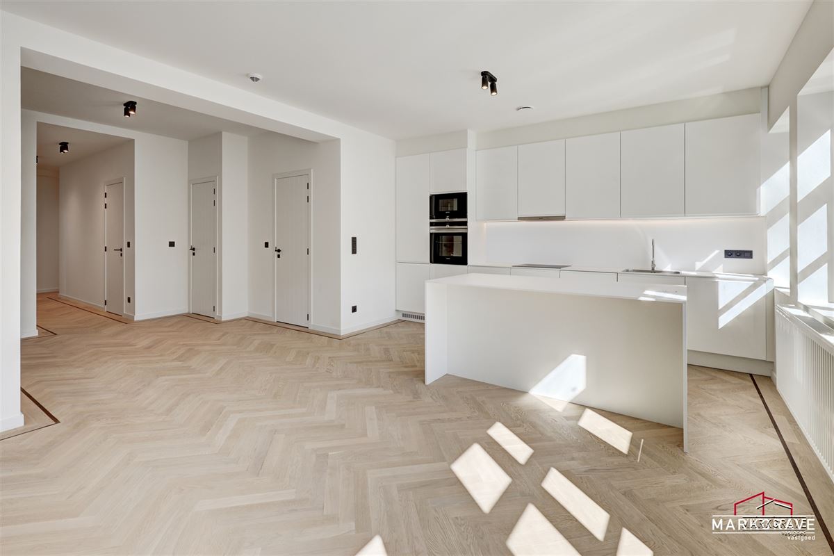 Unieke duplex appartement Antwerpen -penthouse, art Deco, groot dakterras, energetisch gerenoveerd & instapklaar-