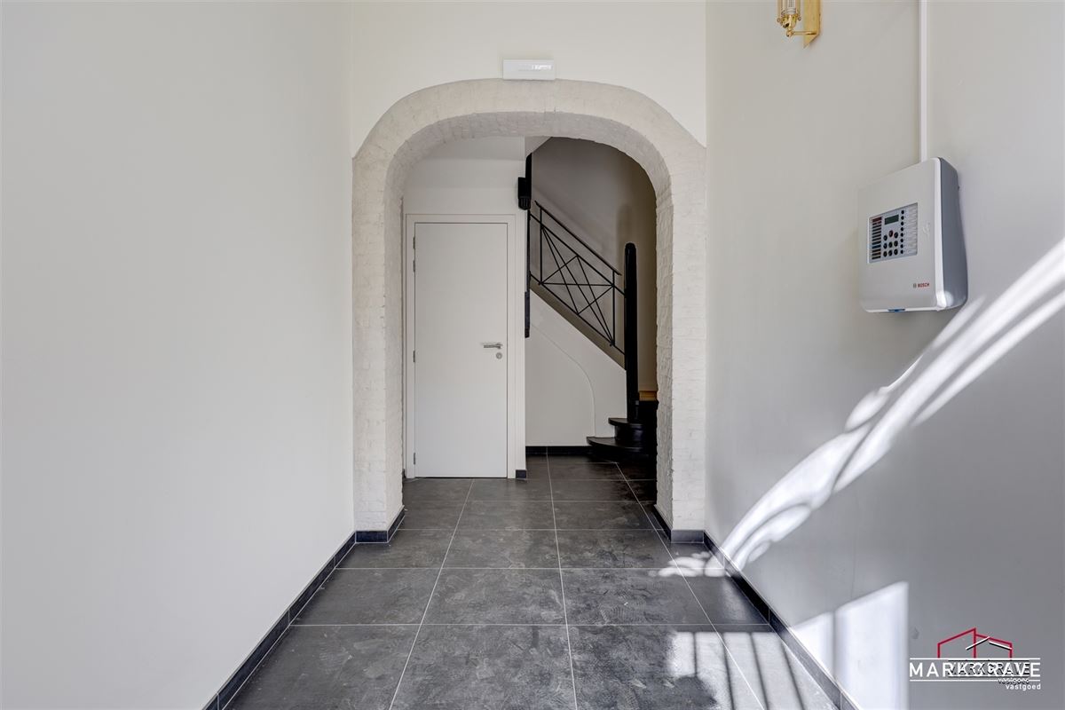 Unieke duplex appartement Antwerpen -penthouse, art Deco, groot dakterras, energetisch gerenoveerd & instapklaar-