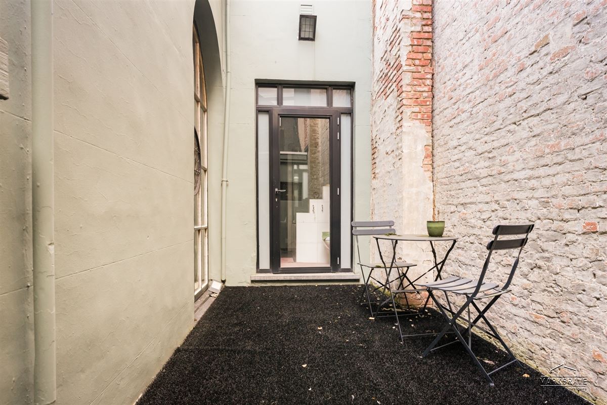 Herenhuis met stadstuin dakterras & parking