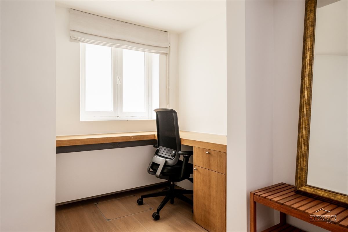 Karaktervol appartement in beaux-artstijl met authentieke elementen