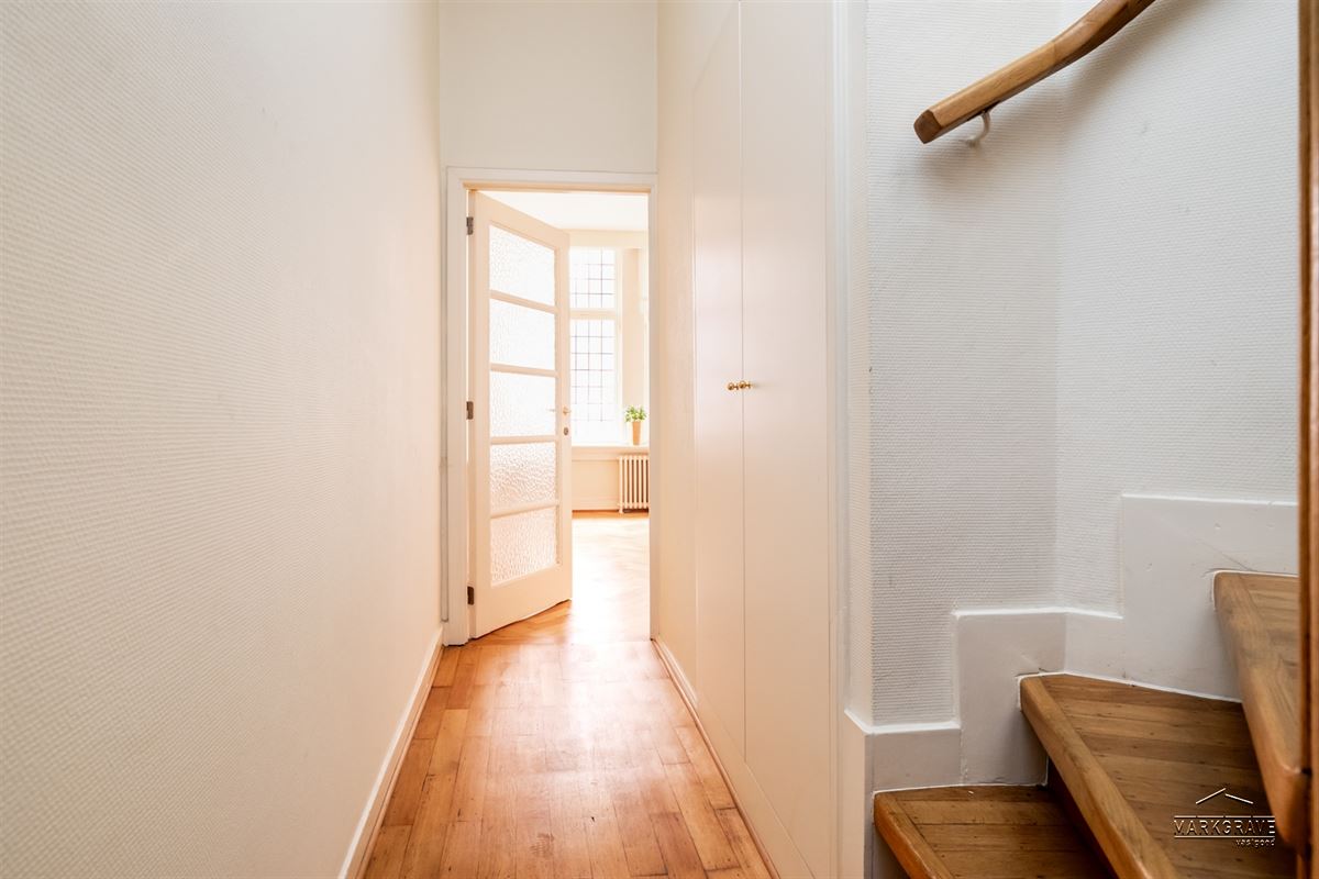 Authentiek 16e-eeuws Stadshuis in het Historisch Hart van de Stad